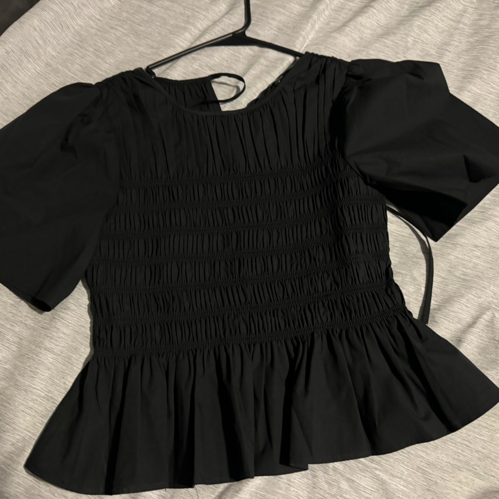 NWT Ladies Black Small Scretchy Top